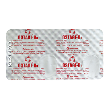 Thuốc Ostagi - D3 70/2800 plus Agimexpharm điều trị loãng xương ở phụ nữ mãn kinh và nam giới (1 vỉ x 4 viên)